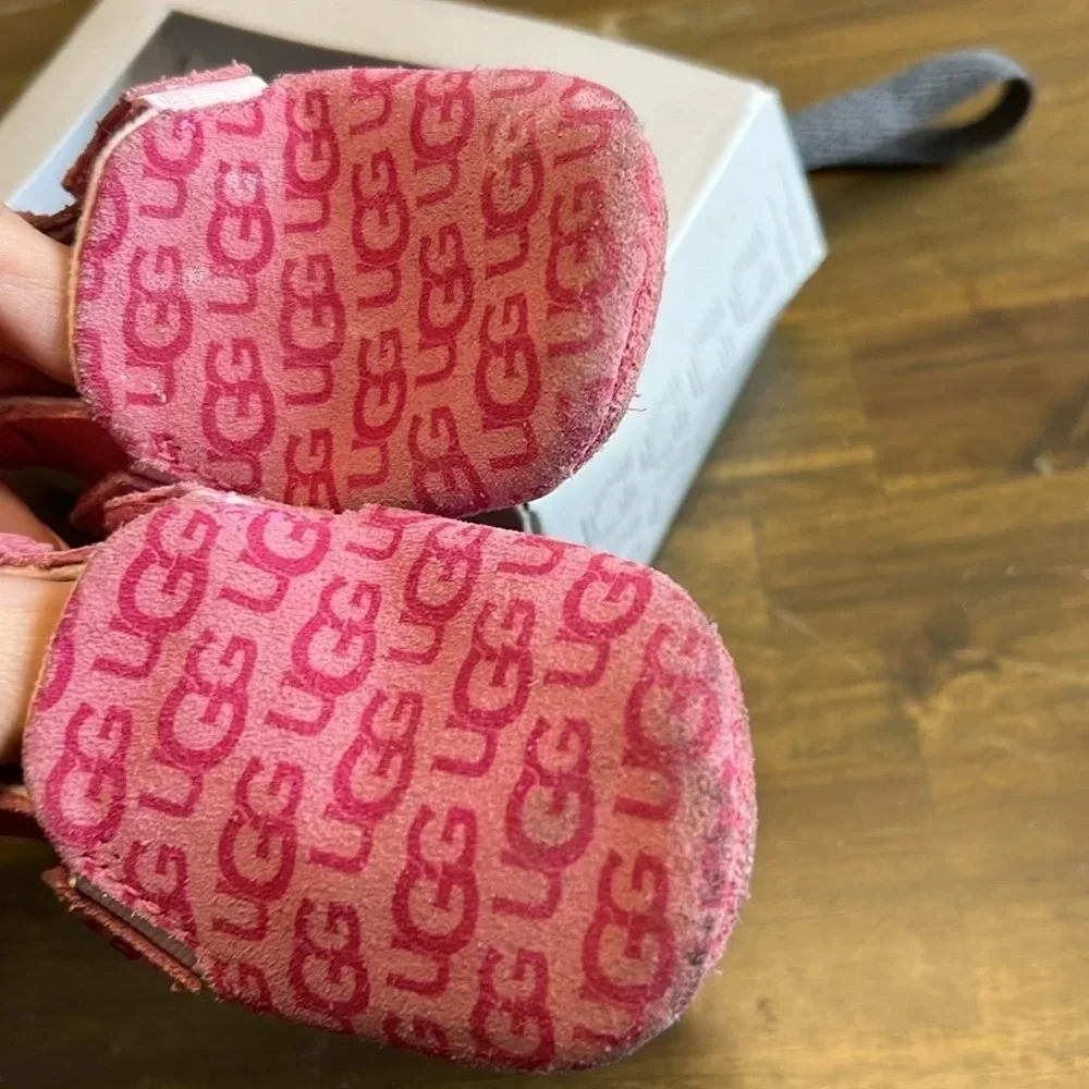 Ugg Roos Slippers Monogram Baby Girl Small 2/3 Soft Sole Suede